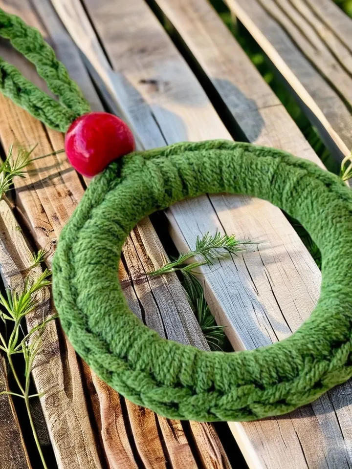 Christmas Crochet Wreath Pattern - Christmas Tree Decoration - Christmas Ornament Pattern |  Easy PDF for Beginners