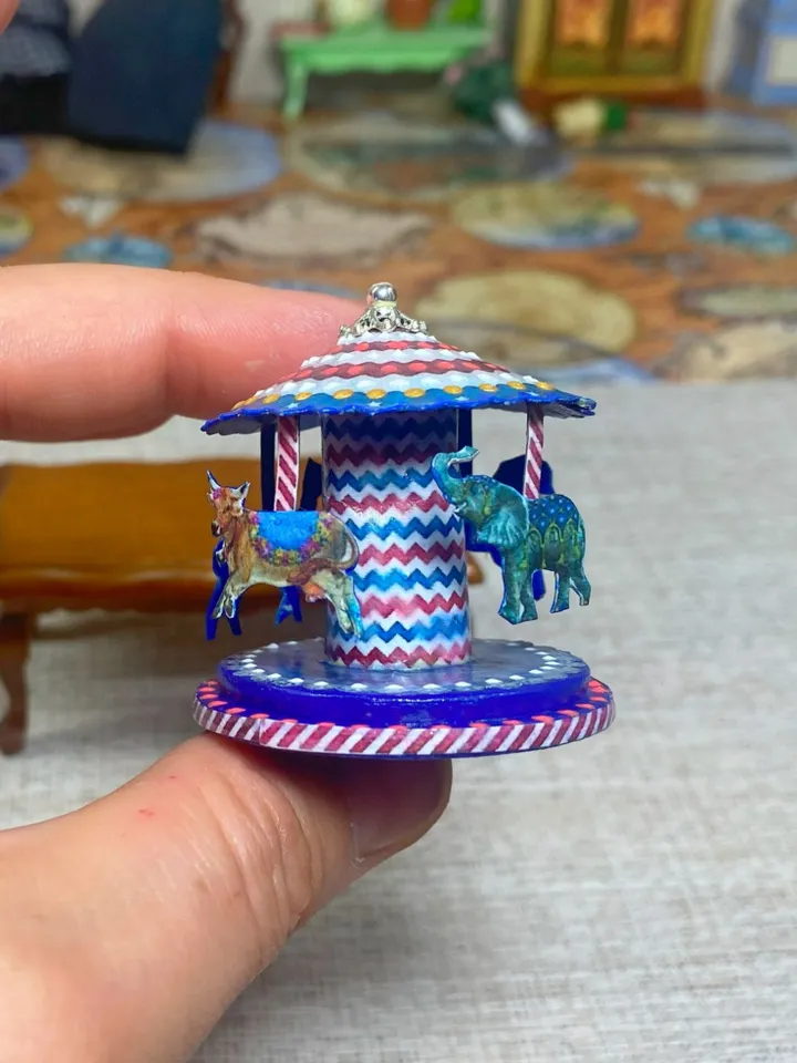 DIGITAL DOWNLOAD FOR PRINT. TUTORIAL.Video tutorial on creating a puppet carousel.1:12