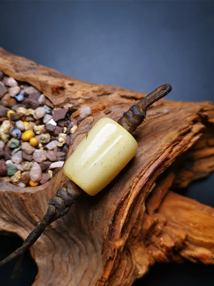 Gandhanra Tibetan Amulet,Yak Bone Carved Skull Sītavana Pendant, Hand-carved Skull Pendant Charm