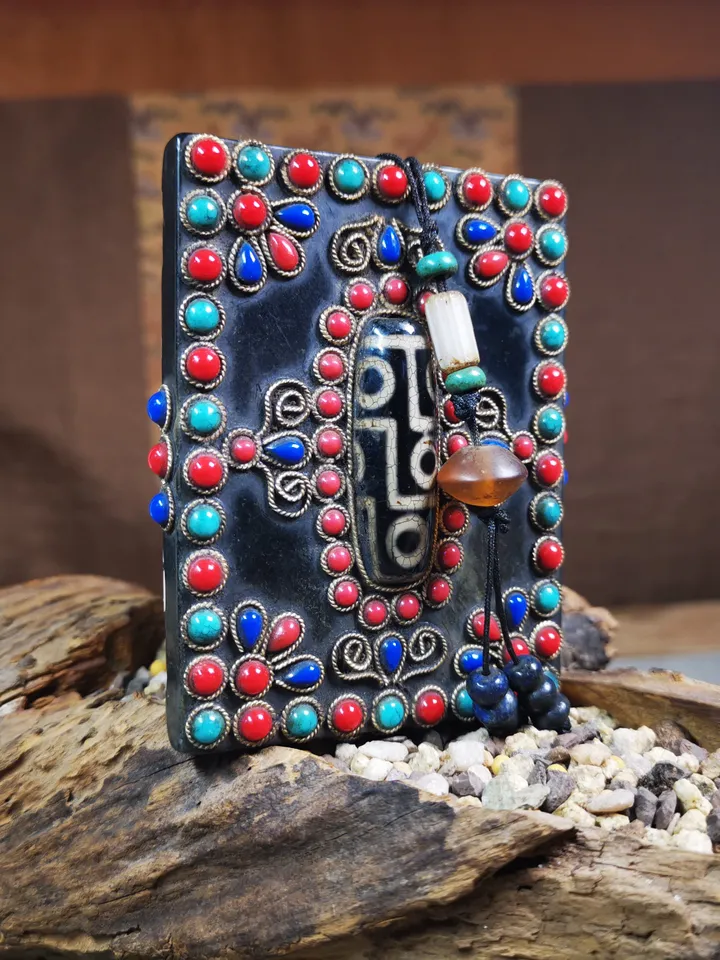 Antique Tibetan Statue - Guru Rinpoche Amulet Badge,Made of Black Jade,Inlaid 9 Eyes Dzi and Agate,85×65mm