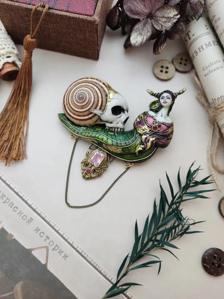 Art Nouveau Snail, Vintage Snail, Snail Shell brooch, Brooch with a snail