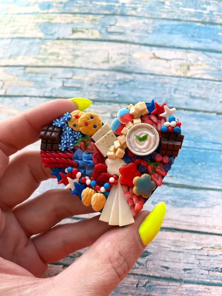 Magnet Miniature 4th July Charcuterie board with polymer clay Souvenir
