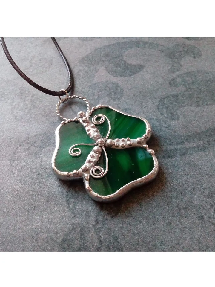 Lucky shamrock, Green trefoil, st patricksday, Shamrock pendant, Irish necklace, Clover leaf necklace, St Patrick