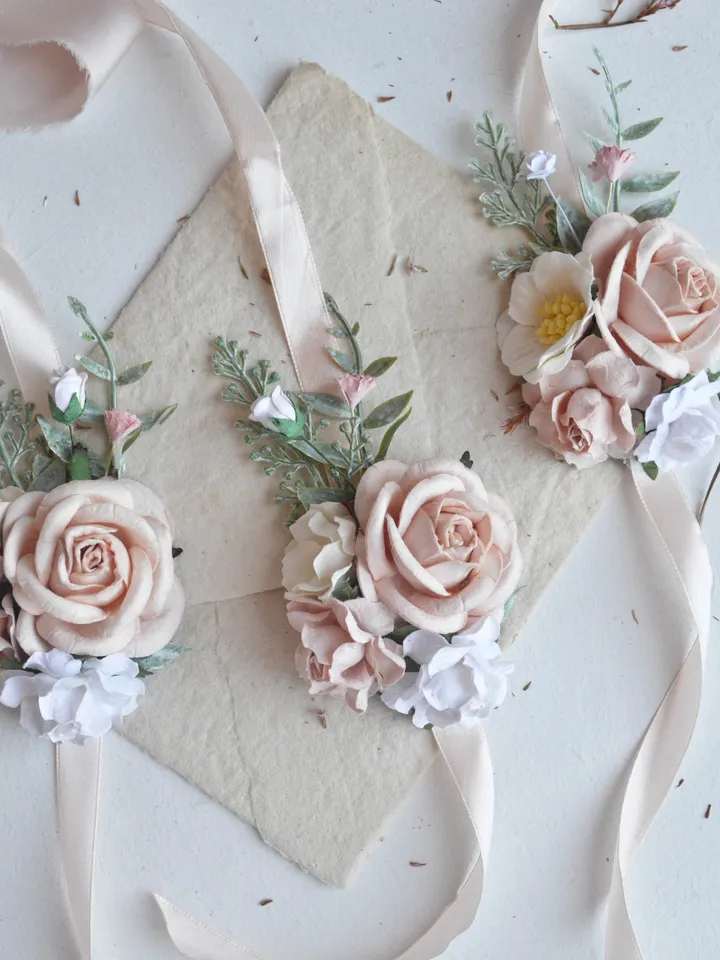Pale pink wrist corsage, blush bridesmaids corsage, flower bracelet, flower wedding, blush pink wedding, wrist corsage