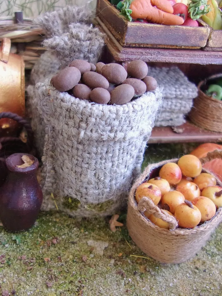 Miniature baskets with vegetables and fruits.1:12 scale.Dollhouse miniature. Realistic baskets.Handmade.