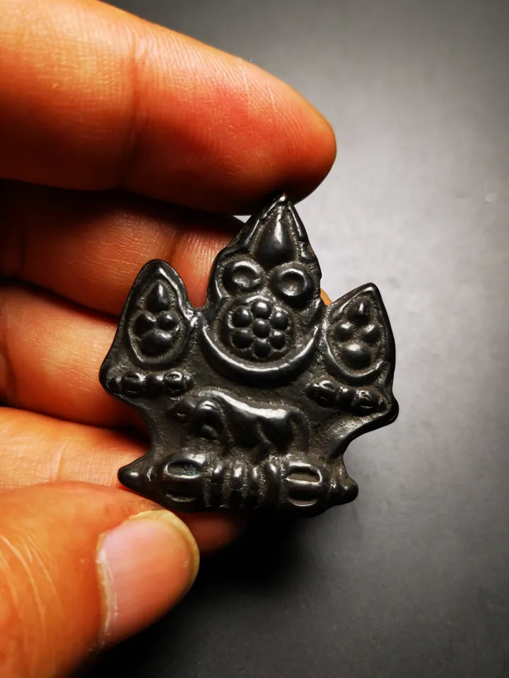Gandhanra Antique Tibetan Buddhist Protective Amulet Pendant,Mani Jewel/Wish-Fulfilling Cintamani Badge, Nubro,50 Years Old