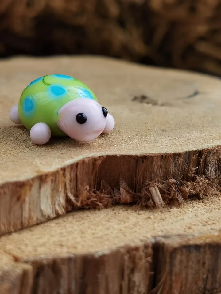 Tiny turtle miniature, glass turtle figurine, turtle sculpture , small terrarium animal for dollhouse decoration