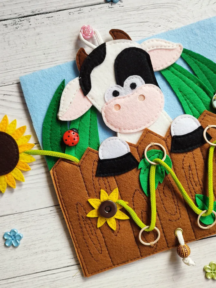 Cow Quiet book pattern PDF & Tutorial pages, Felt activity book pattern svg, Quiet book ideas, Sensory toys, Felt sewing pattern for toddler