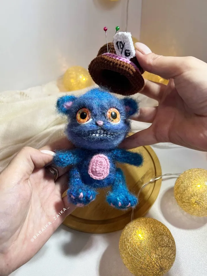 PDF Pattern Cheshire Cat Doll, Alice in Wonderland, Amigurumi Cheshire cat, Realistic Pattern Cheshire Amigurumi baby cat Alice's Adventures