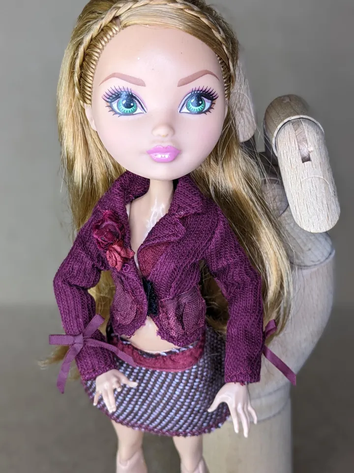 Red vine jacket & skirt for 10.5-inch female dolls (MH, EAH)