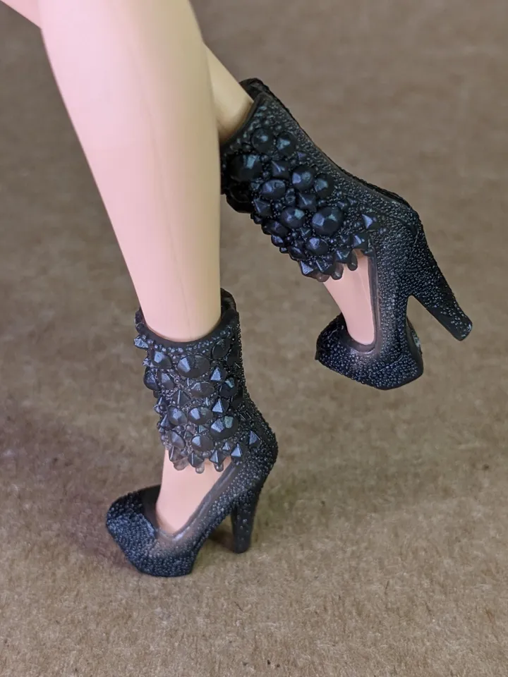 Gray high-heeled shoes for 1/6 scale female dolls