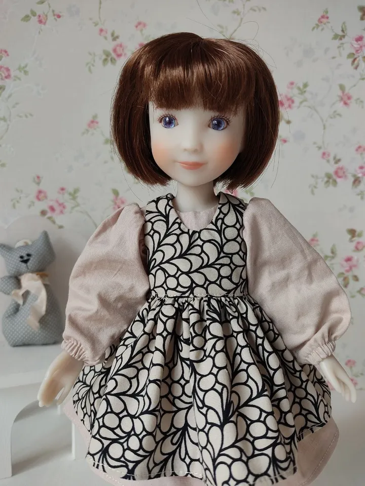 Sewing pattern for Siblies dolls.