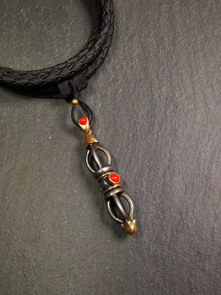 Gandhanra Tibetan Buddhist Amulet,Vajra Pendant, Made of Cold Iron,Inlaid with Agate