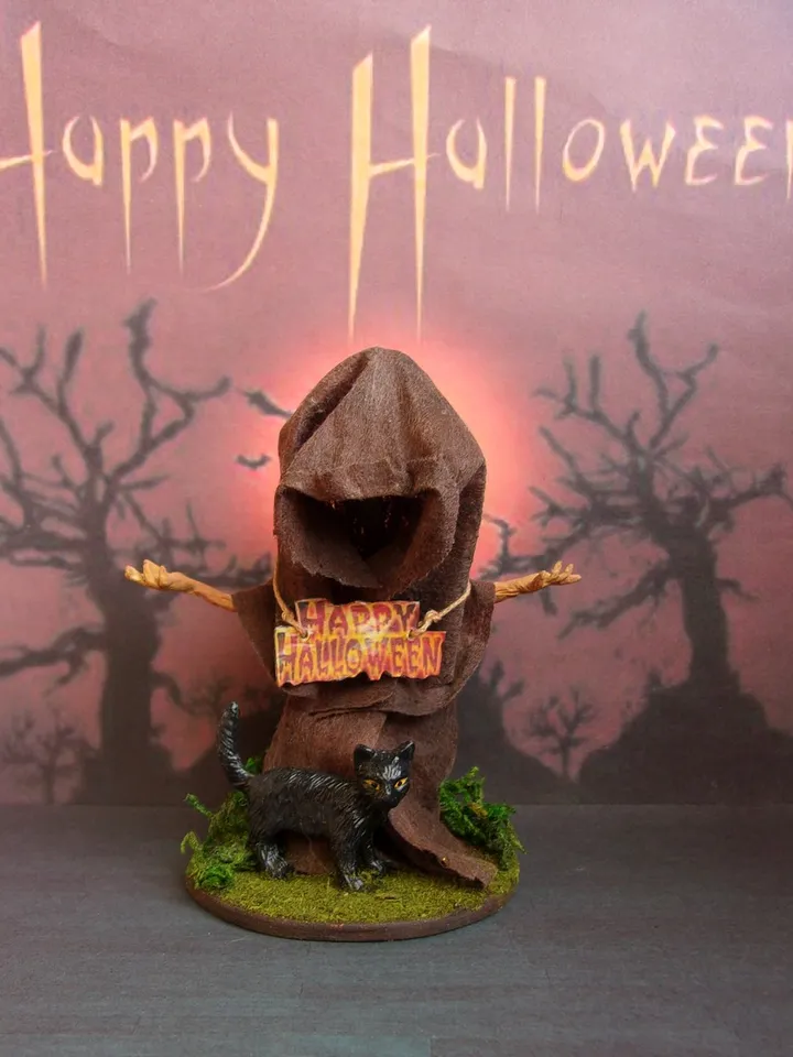 Witch figurine for decorating a dollhouse for Halloween. 1:12. Dollhouse miniature. 1:12. Handmade.
