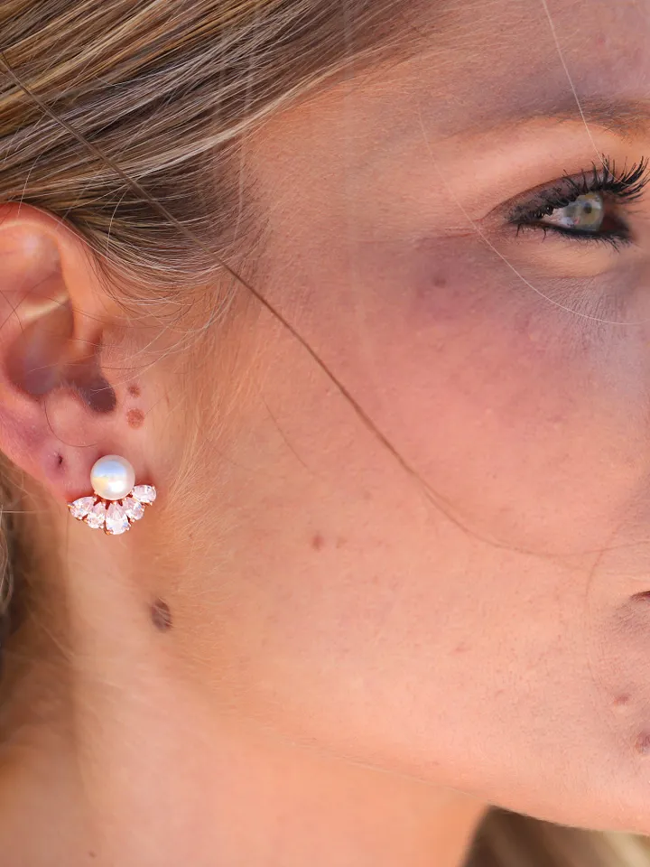 Freshwater pearl Swarovski Crystal Wedding Earrings Rose Gold Bridal Earrings Stud Wedding Earrings Vintage style Art Deco Dainty Earrings