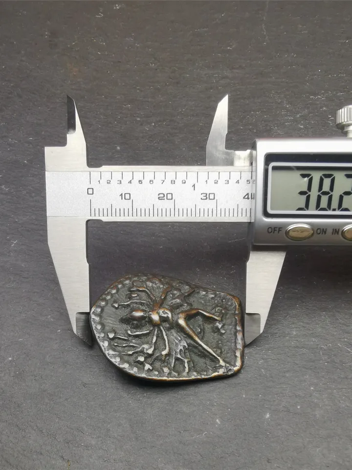 Gandhanra Acient Tibetan Buddhism Kalacakra-vajra Amulet Badge,60 years old,Made of Thokcha, 1.5" × 1.22"