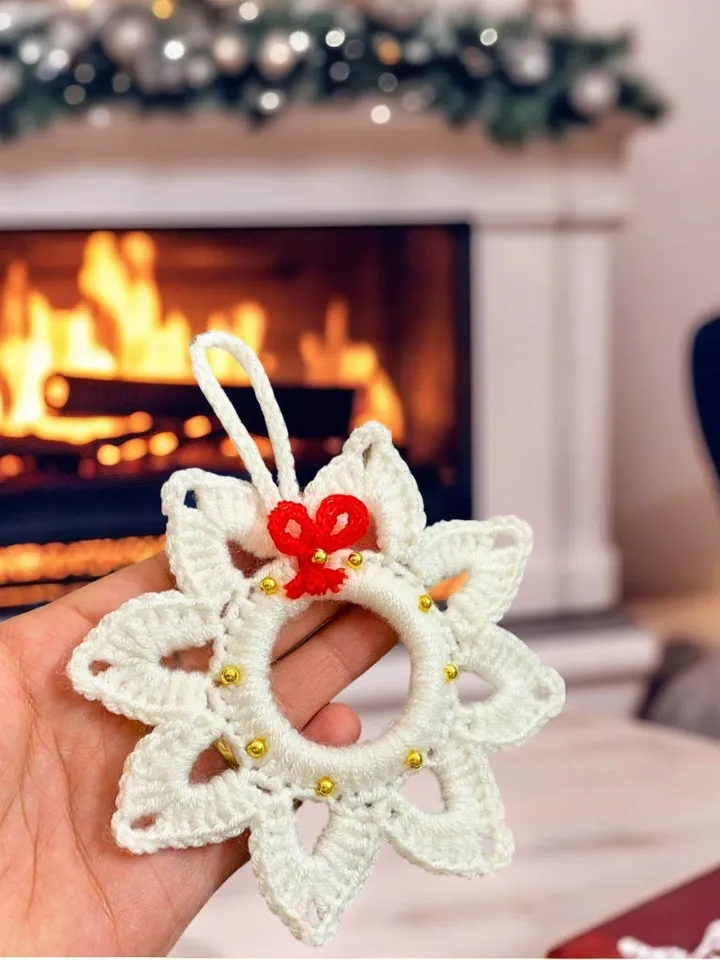 Christmas Crochet Star and Wreath Pattern - Christmas Decoration & Holiday Ornament - Christmas Tree Decor for Beginners