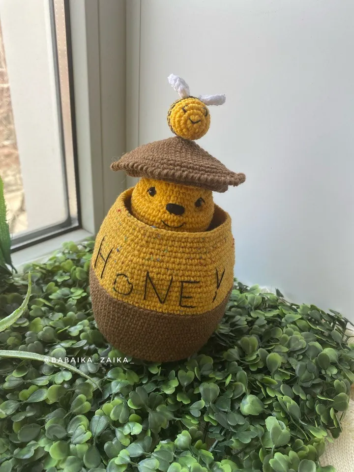 PDF Crochet Pattern Winnie the Pooh in a honey Pot, Small Toy Pattern, Animal Pattern, Amigurumi teddy bear pattern, Crochet animal