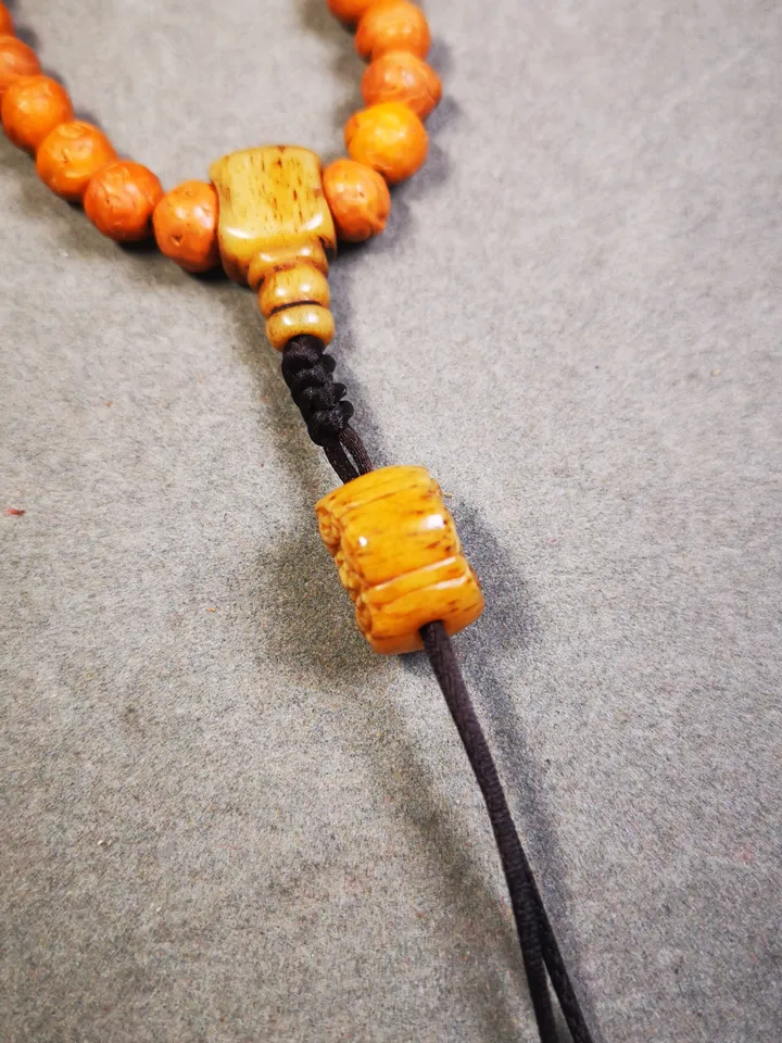 Gandhanra Tibetan Bone Carved Mala Pendant, Lucky Knot Amulet for Prayer Bead,Amulet