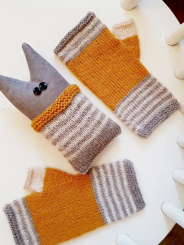 Cats dolls sewing and knitted patterns PDF set of 2 tutorials in English, 2 Cats in knitted bags (2 designs and 2 sizes)