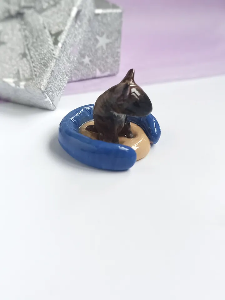 a brown bull terrier figurine (US discount)