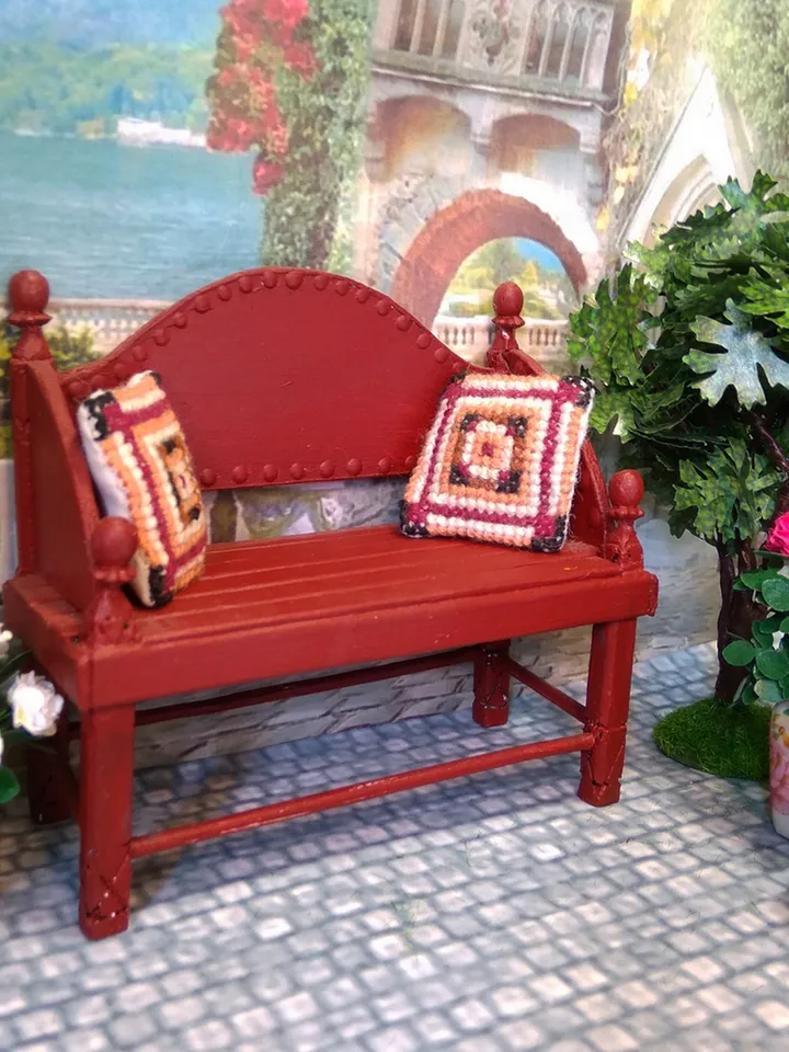 Bench for a doll's garden, park or veranda.1:12 scale.