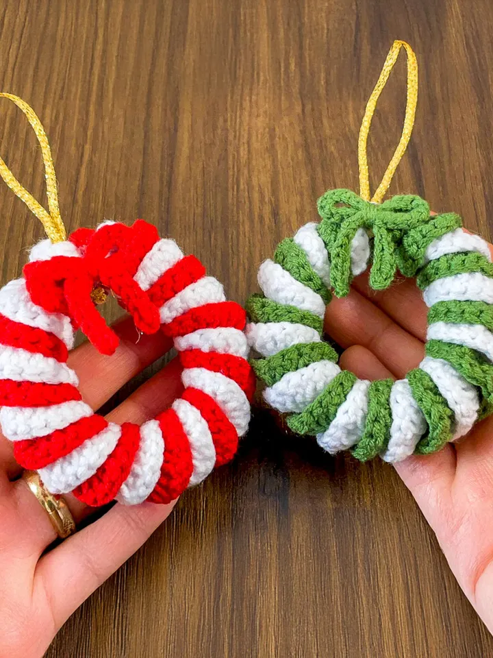 Candy Cane Wreath Crochet Pattern, Christmas Ornament PDF, DIY Holiday Wreath Tutorial, Beginner Friendly Crochet, Handmade Décor Idea