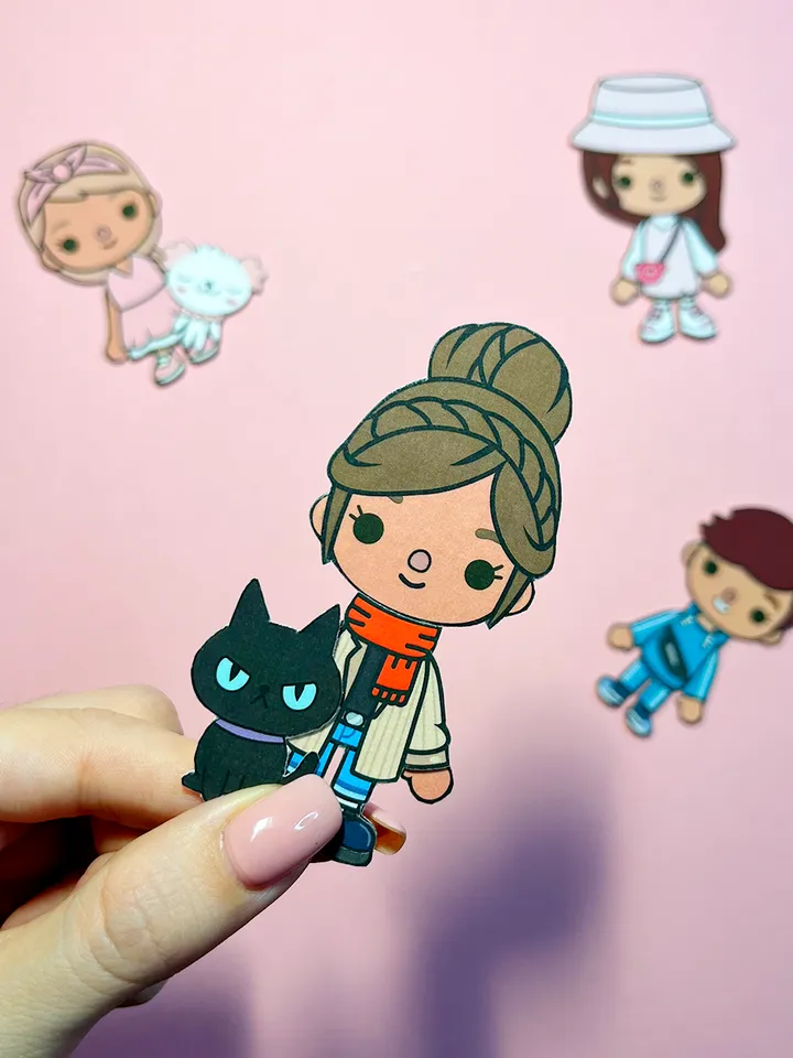 Toca Boca Paper Dolls with Clothes