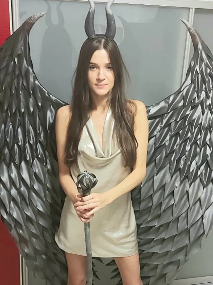 Maleficent Wings with Horns and Staff, Black Angel Wings, Maleficent Costume, Cosplay Wings, Queen of Darkness Outfit