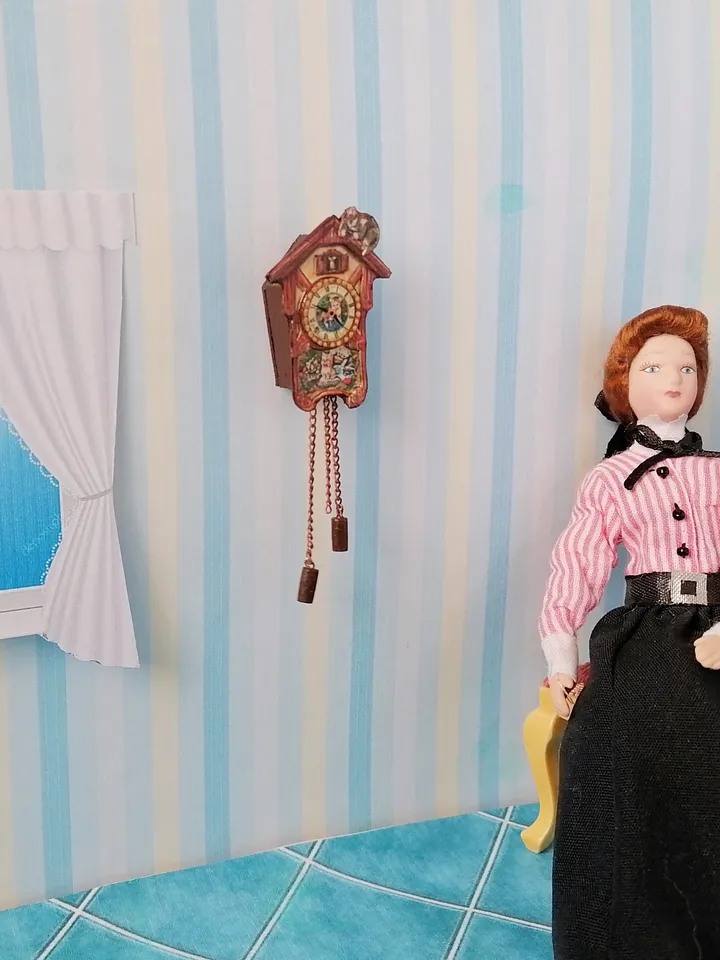 Dollhouse clock. Scale 1:12