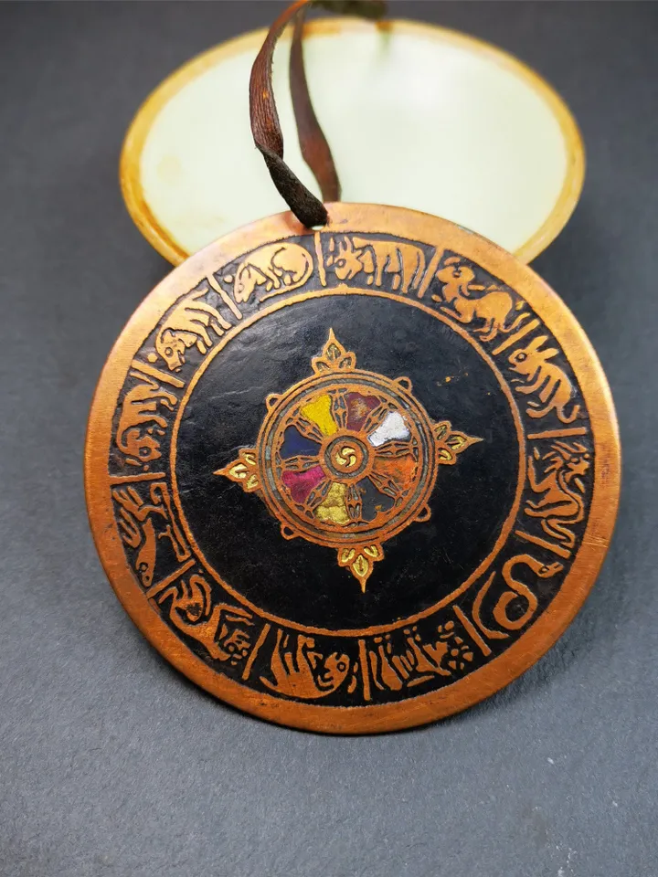 Gandhanra Handmade Tibetan Budhist Amulet Plate,Prayer Wheel,Dharma Chakra,2.95"