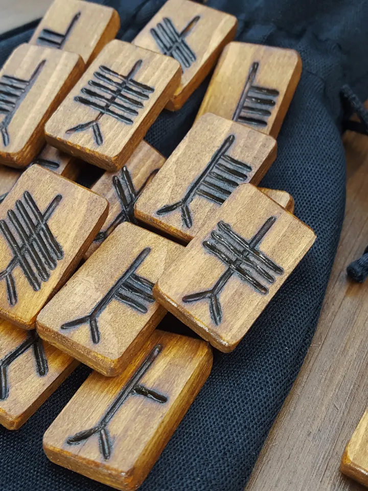 Foxy Ogham Runes set, Rune Stones as Pagan Supplies: Wicca & Wiccan Runes Stones for Beginners, Altar Divination Tools of Rune Set, Viking Norse Runes, Witchcraft Supplies and Witchy Gifts