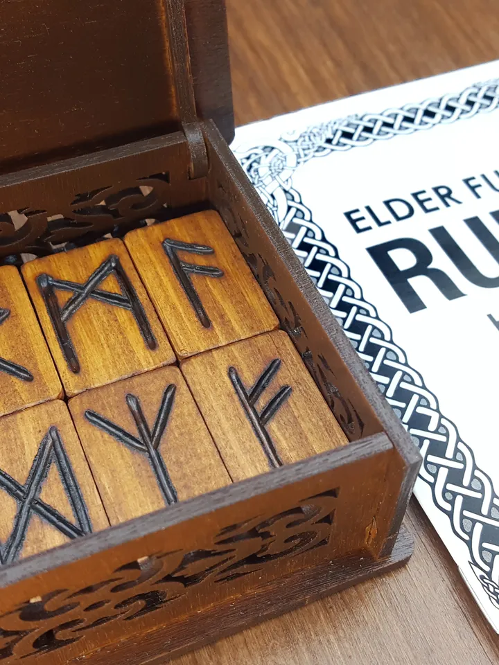 Foxy Runes set & Divination Guide, Rune Stones as Pagan Supplies: Wicca & Wiccan Runes Stones for Beginners, Altar Divination Tools - Norse Rune Set, Box and Book, Witchcraft Supplies and Witchy Gifts