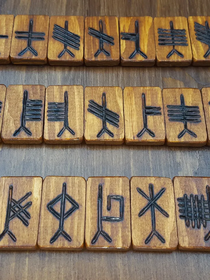 Foxy Ogham Runes set, Rune Stones as Pagan Supplies: Wicca & Wiccan Runes Stones for Beginners, Altar Divination Tools of Rune Set, Viking Norse Runes, Witchcraft Supplies and Witchy Gifts