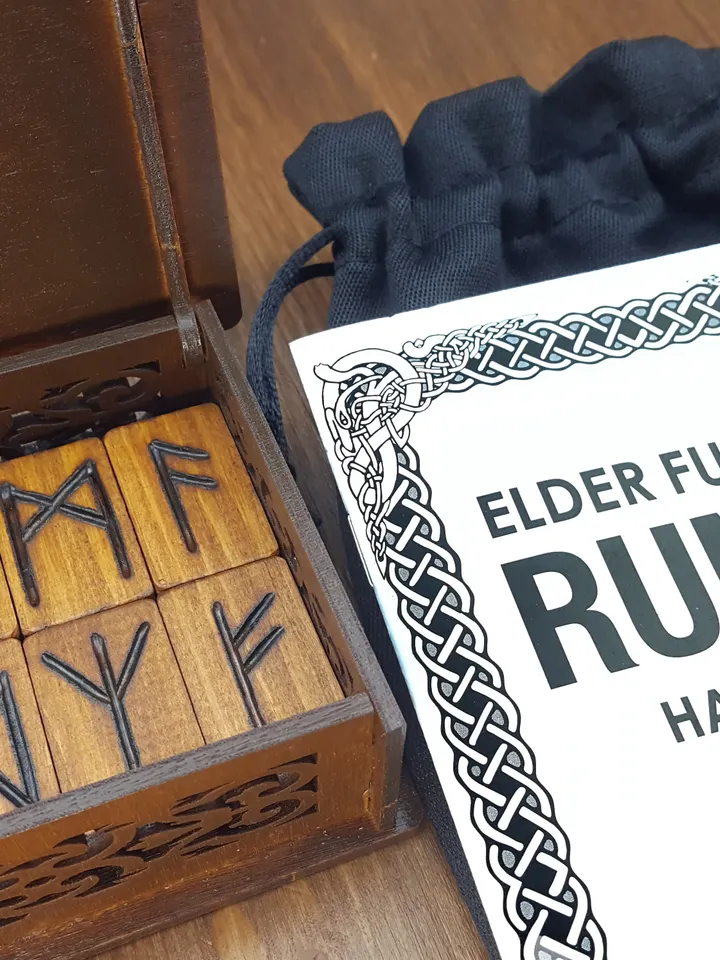 Foxy Runes set & Divination Guide, Rune Stones as Pagan Supplies: Wicca & Wiccan Runes Stones for Beginners, Altar Divination Tools - Norse Rune Set, Box and Book, Witchcraft Supplies and Witchy Gifts