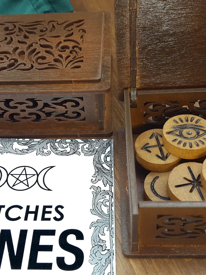 Foxy Witches Runes set & Divination Guide, Runes Stones as Pagan Supplies: Wiccan & Wicca Rune Stones for Beginners, Altar Divination Tools of Rune Set and Book, Witchcraft Supplies and Witchy Gifts
