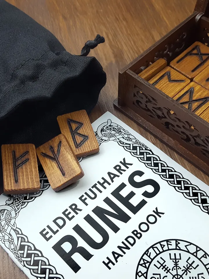 Foxy Runes set & Divination Guide, Rune Stones as Pagan Supplies: Wicca & Wiccan Runes Stones for Beginners, Altar Divination Tools - Norse Rune Set, Box and Book, Witchcraft Supplies and Witchy Gifts
