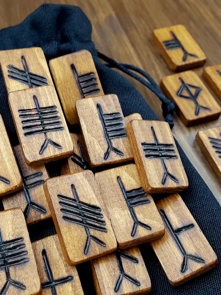 Foxy Ogham Runes set, Rune Stones as Pagan Supplies: Wicca & Wiccan Runes Stones for Beginners, Altar Divination Tools of Rune Set, Viking Norse Runes, Witchcraft Supplies and Witchy Gifts