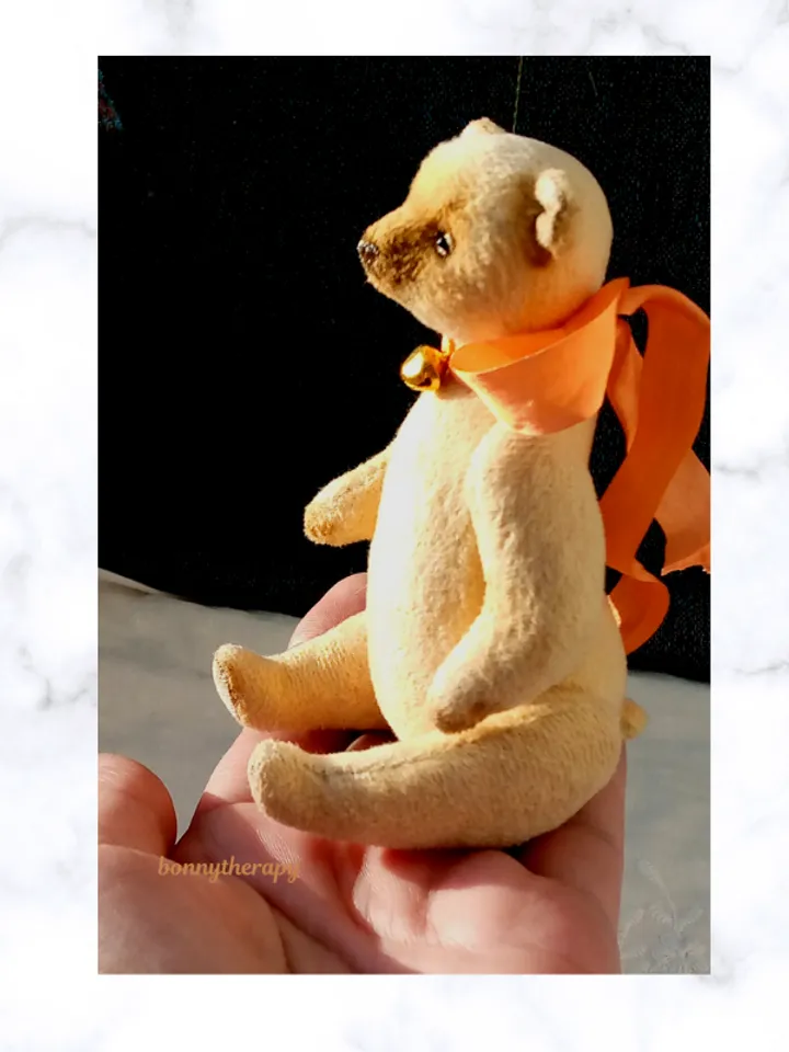 Little teddy bear 4.3 inches sitting, bear for teddy lovers.
