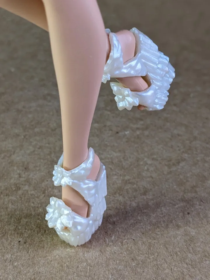 White sandals with wedge heels for 10.5 inch female dolls (MH, EAH)