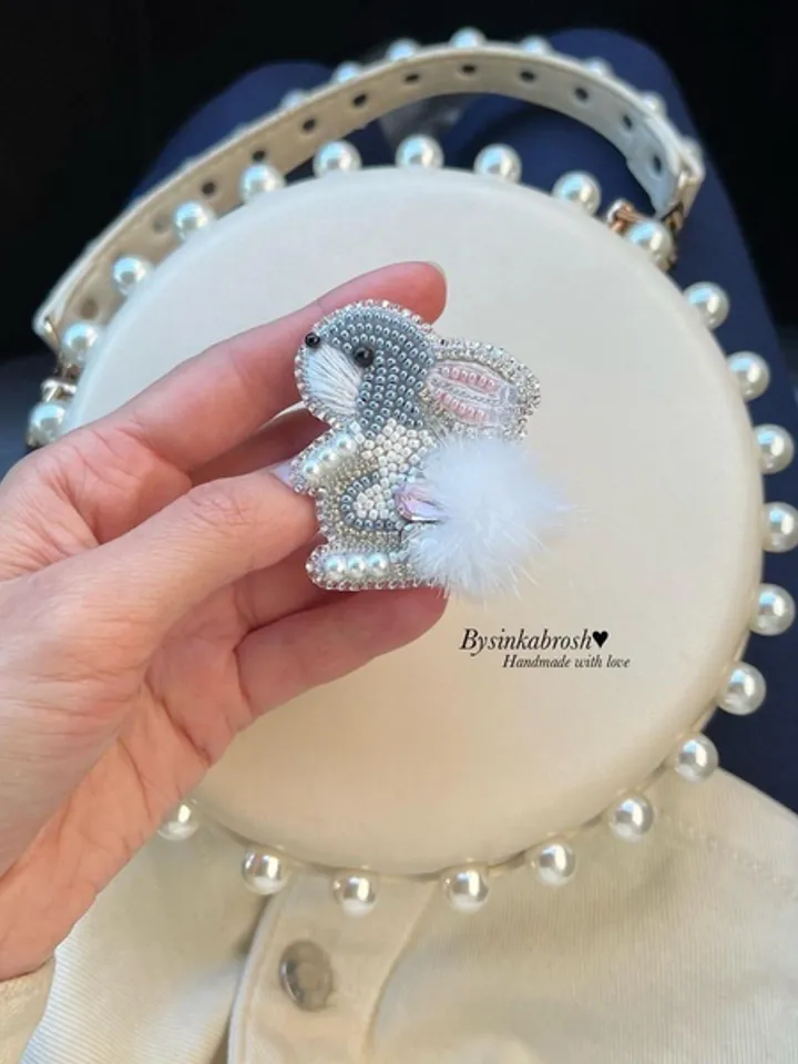 Rabbit brooch/handmade brooch/gift for her/handmade jewelry