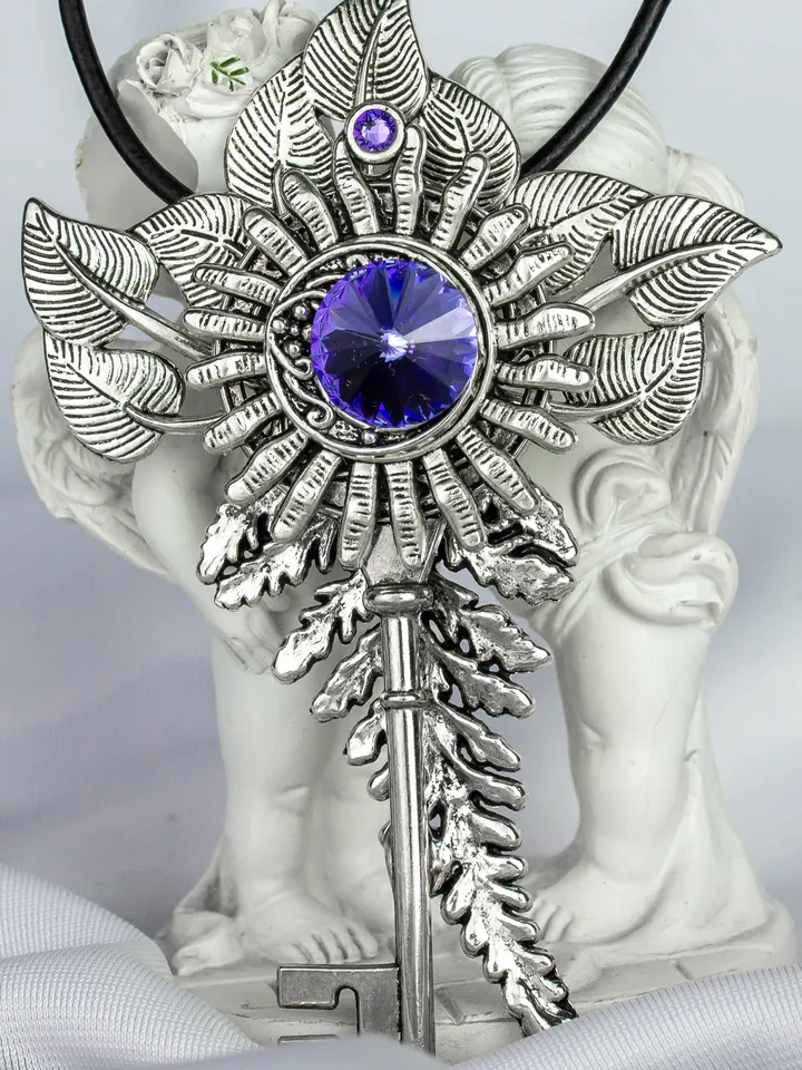 Handmade Key Pendant with Swarovski Crystals – Unique Leaf & Sunflower Design Necklace