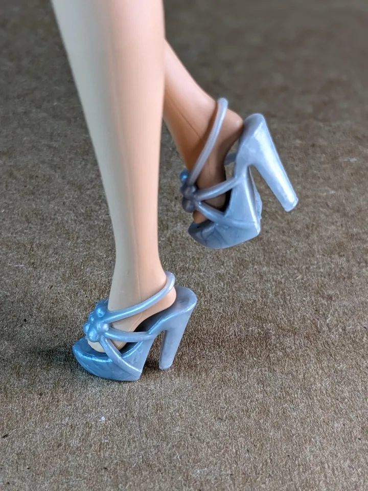 Silver heels sandals for 1/6 scale female dolls