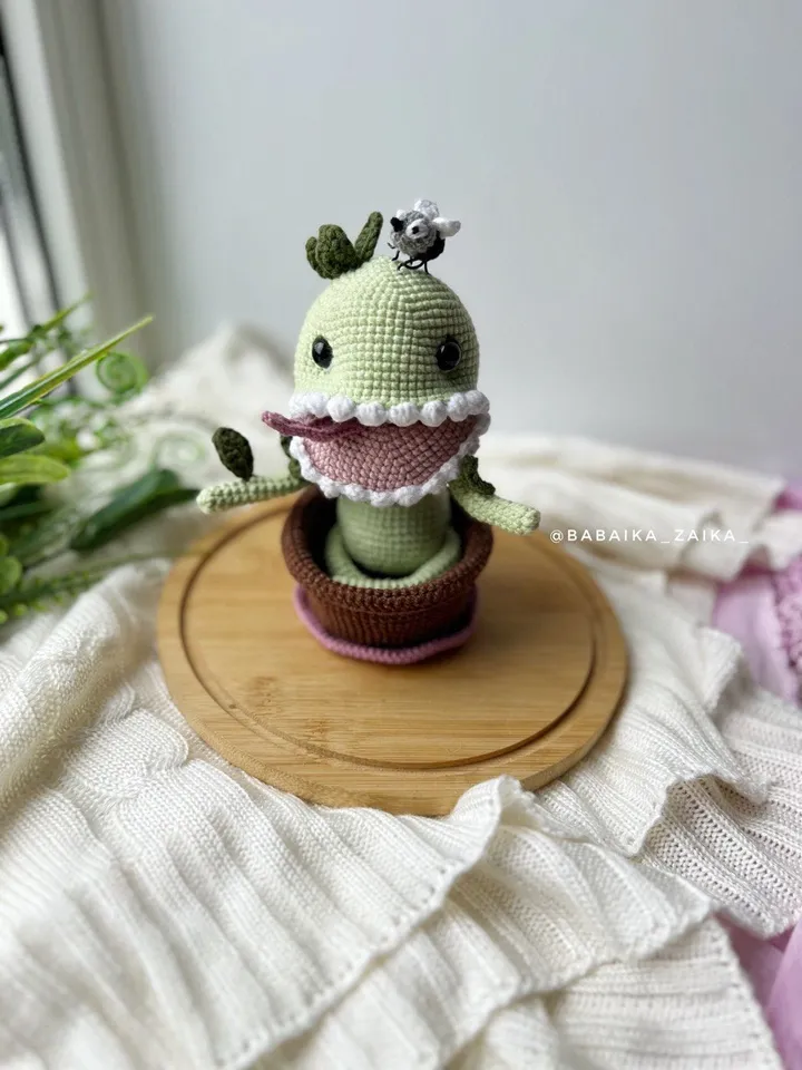 PDF Crochet Venus Fly Trap Pattern, Amigurumi Halloween Ornament Crochet Fly Trap Doll Pattern, Amigurumi Cute Monster Crochet Plant pattern
