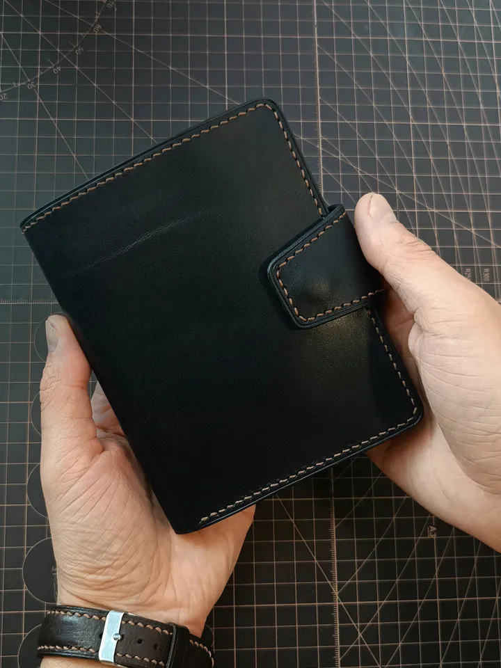 PDF Pattern - Wallet with sections for passports and documents. Download PDF PDF and Video Tutorial Punch pitch 4 mm.