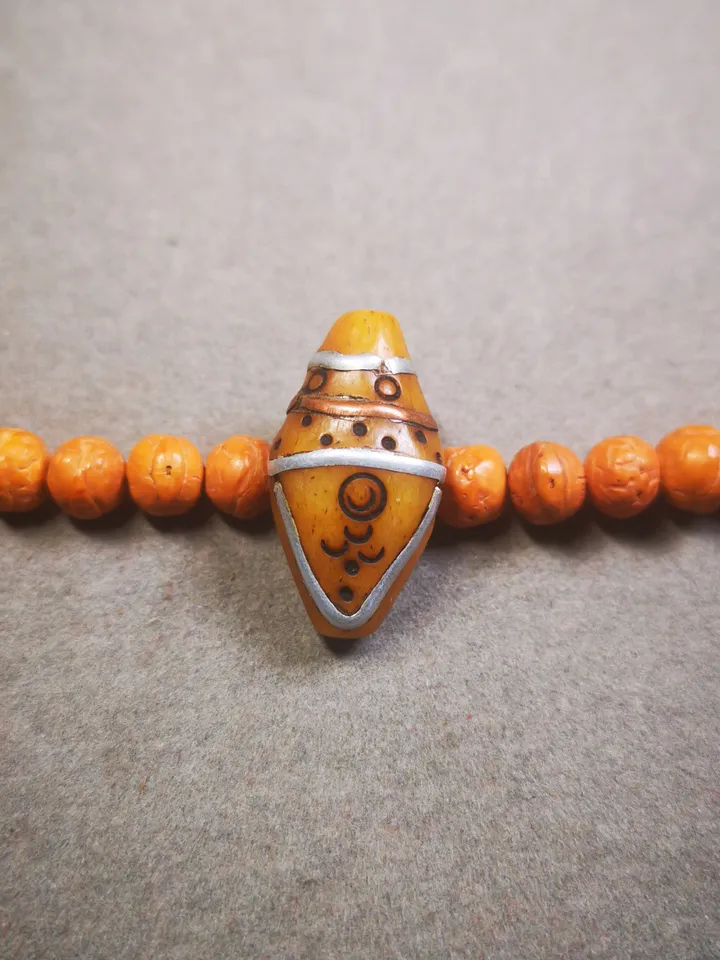 Gandhanra Bone Carved Tibetan Niang La Tsa Tsa Statue,Stupa Amulet,Pagoda Pendant