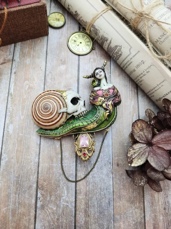 Art Nouveau Snail, Vintage Snail, Snail Shell brooch, Brooch with a snail