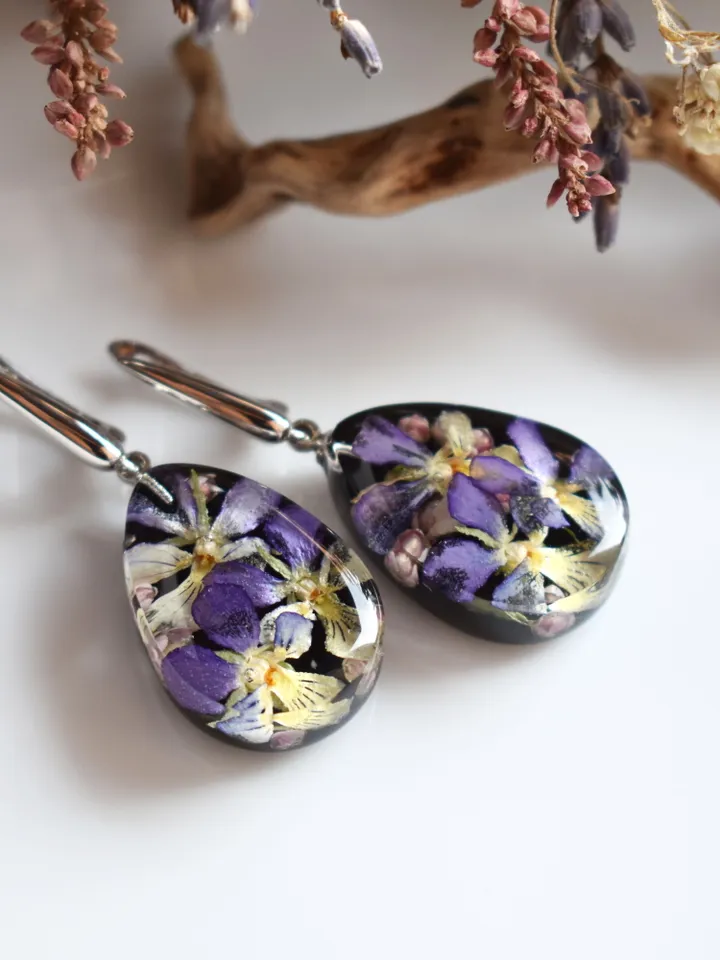 Earrings with pansies in resin. Real pansy earrings. Drop earrings with viola.
