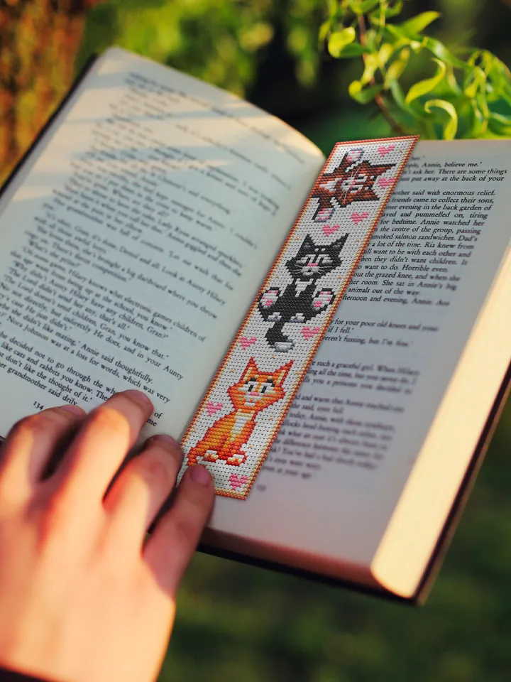 Modern bookmark cat cross stitch pattern digital PDF Handmade bookmark embroidery beginners Instant download Gift for book lover #B2
