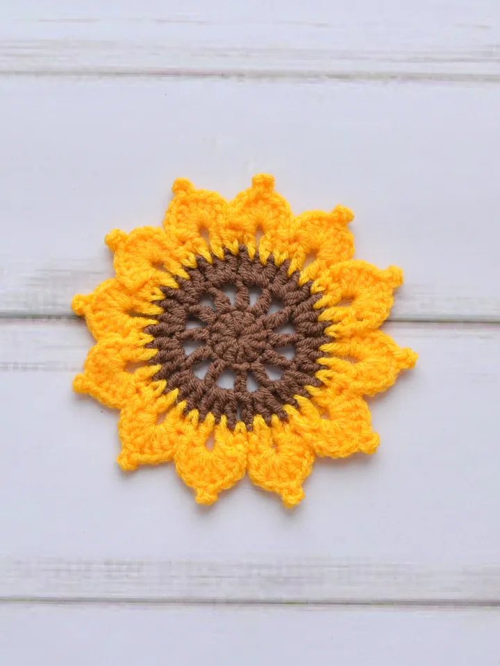 Sunflower coaster pattern